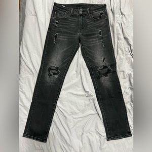 Men’s black American Eagle jeans in a size 33x30.